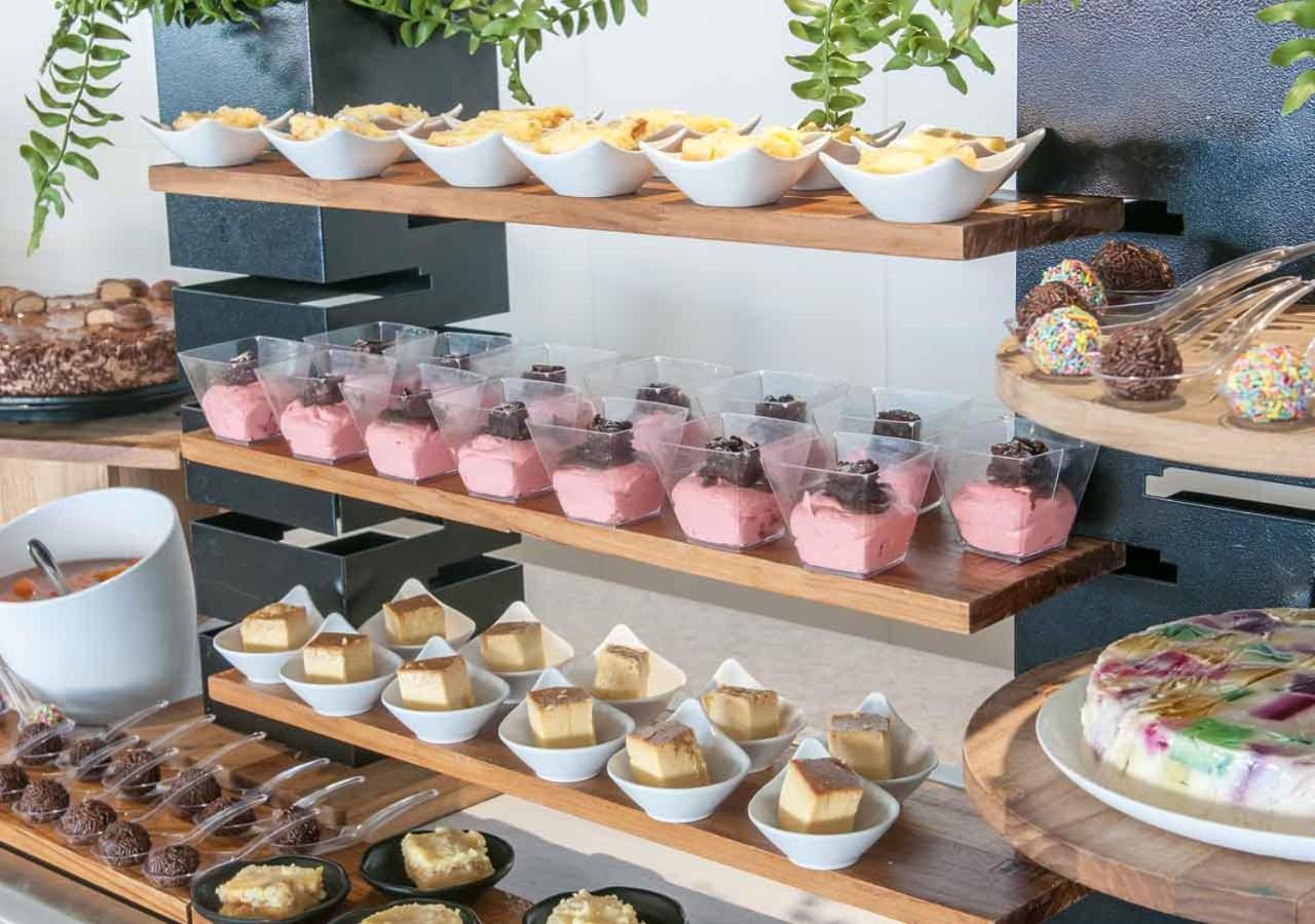 Olímpia Enjoy Solar Das Aguas Park Resort מראה חיצוני תמונה A dessert buffet