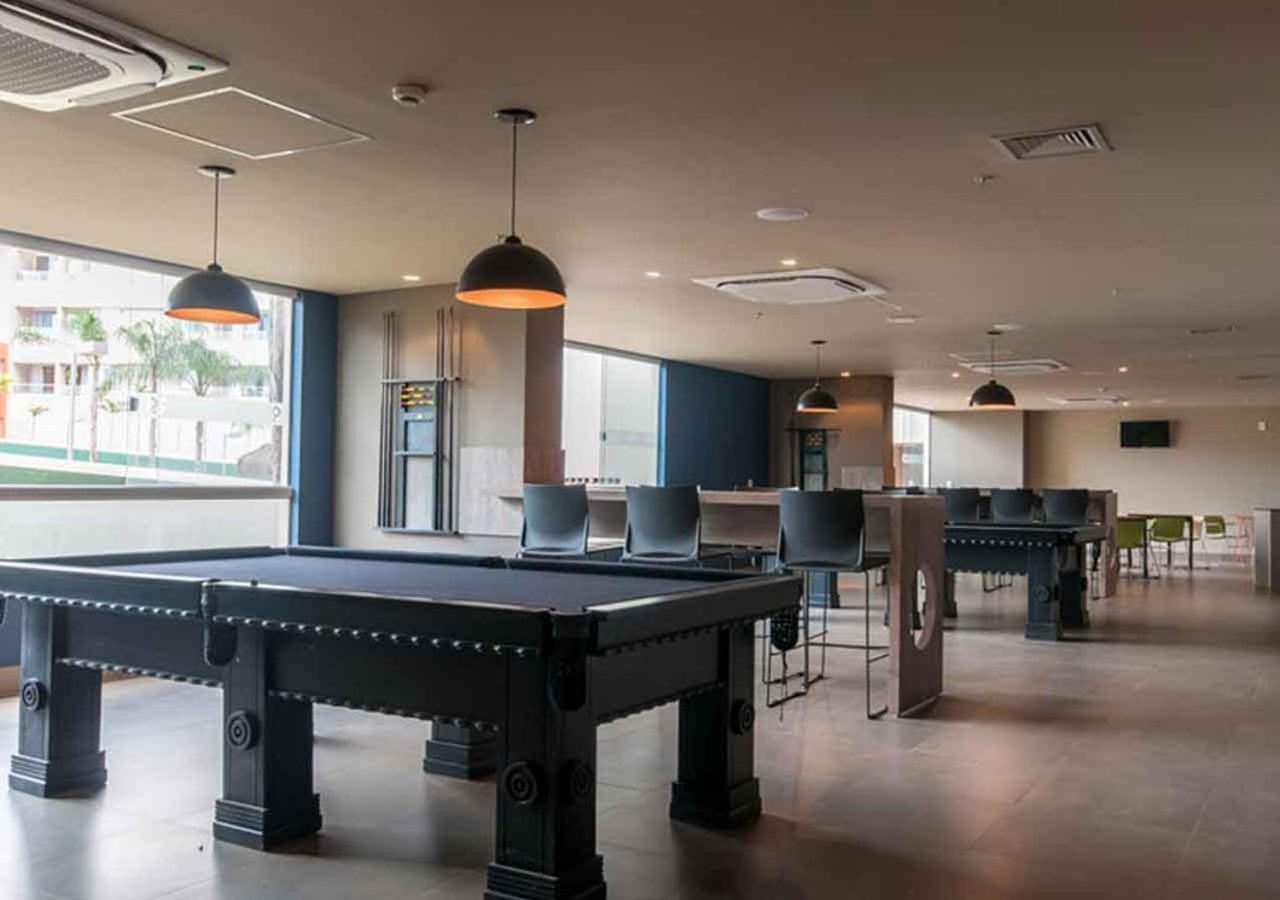 Olímpia Enjoy Solar Das Aguas Park Resort מראה חיצוני תמונה The pool table at the University of East London's Docklands Campus